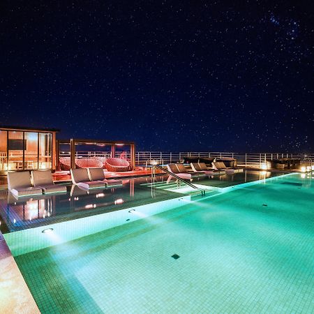 Kensington Jeju Hotel Exteriér fotografie The rooftop pool at the hotel