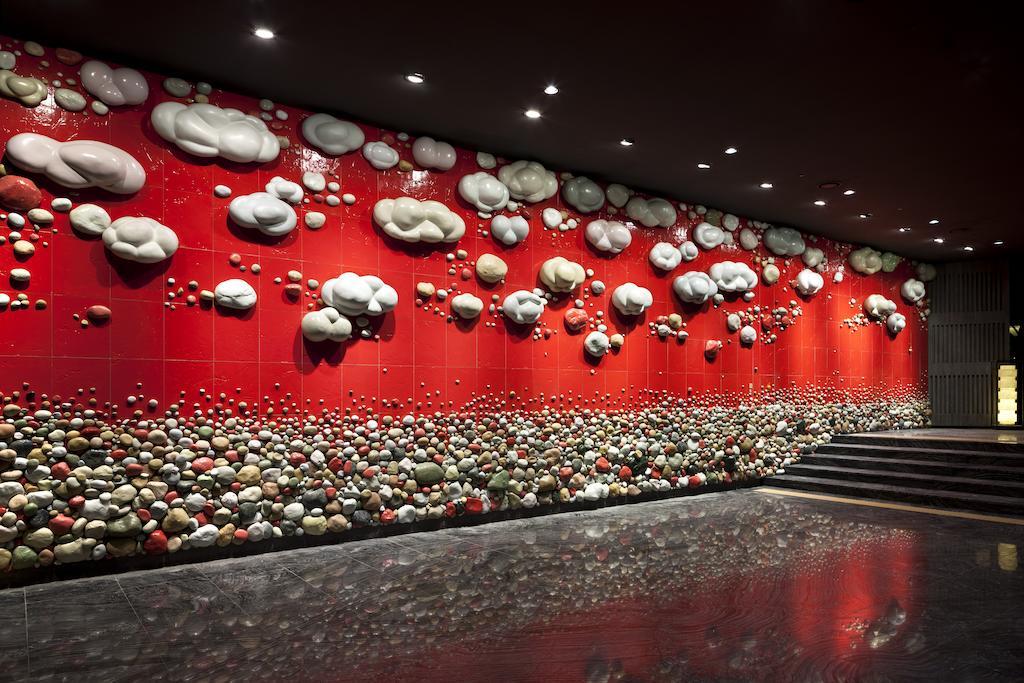 Kensington Jeju Hotel Exteriér fotografie The wall of the main hall